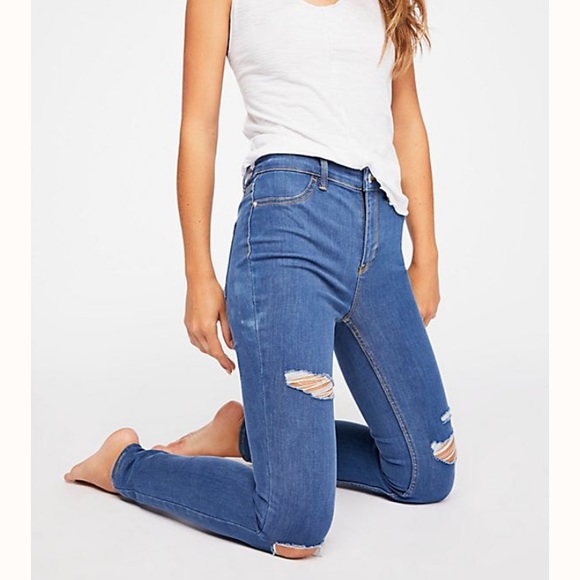 💐HP🌹NWT Free People destroyed denim legging, size 27. - Picture 2 of 5